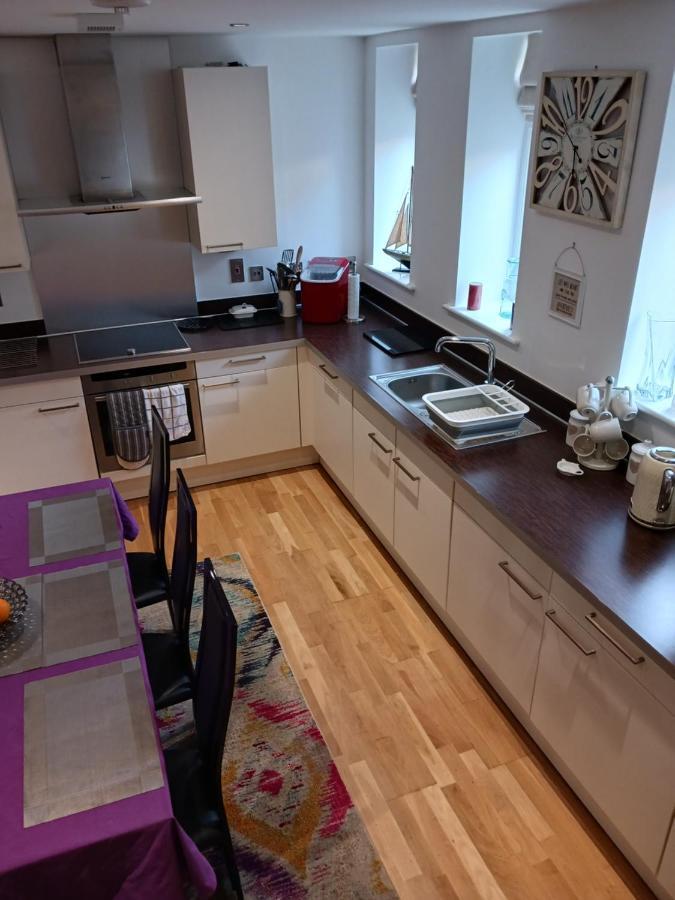 Bodlondeb Castle Bed & Breakfast { Central Llandudno} Exteriör bild