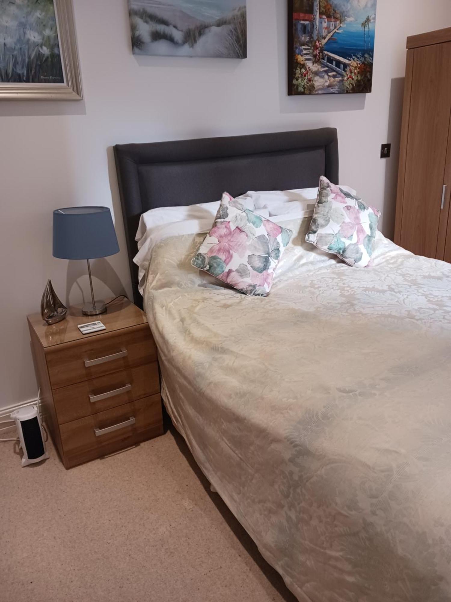 Bodlondeb Castle Bed & Breakfast { Central Llandudno} Exteriör bild
